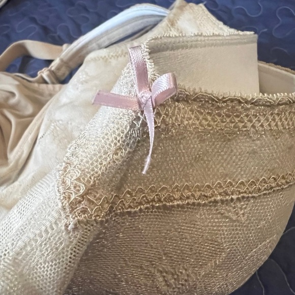 Cacique bra 40F - Picture 1 of 8